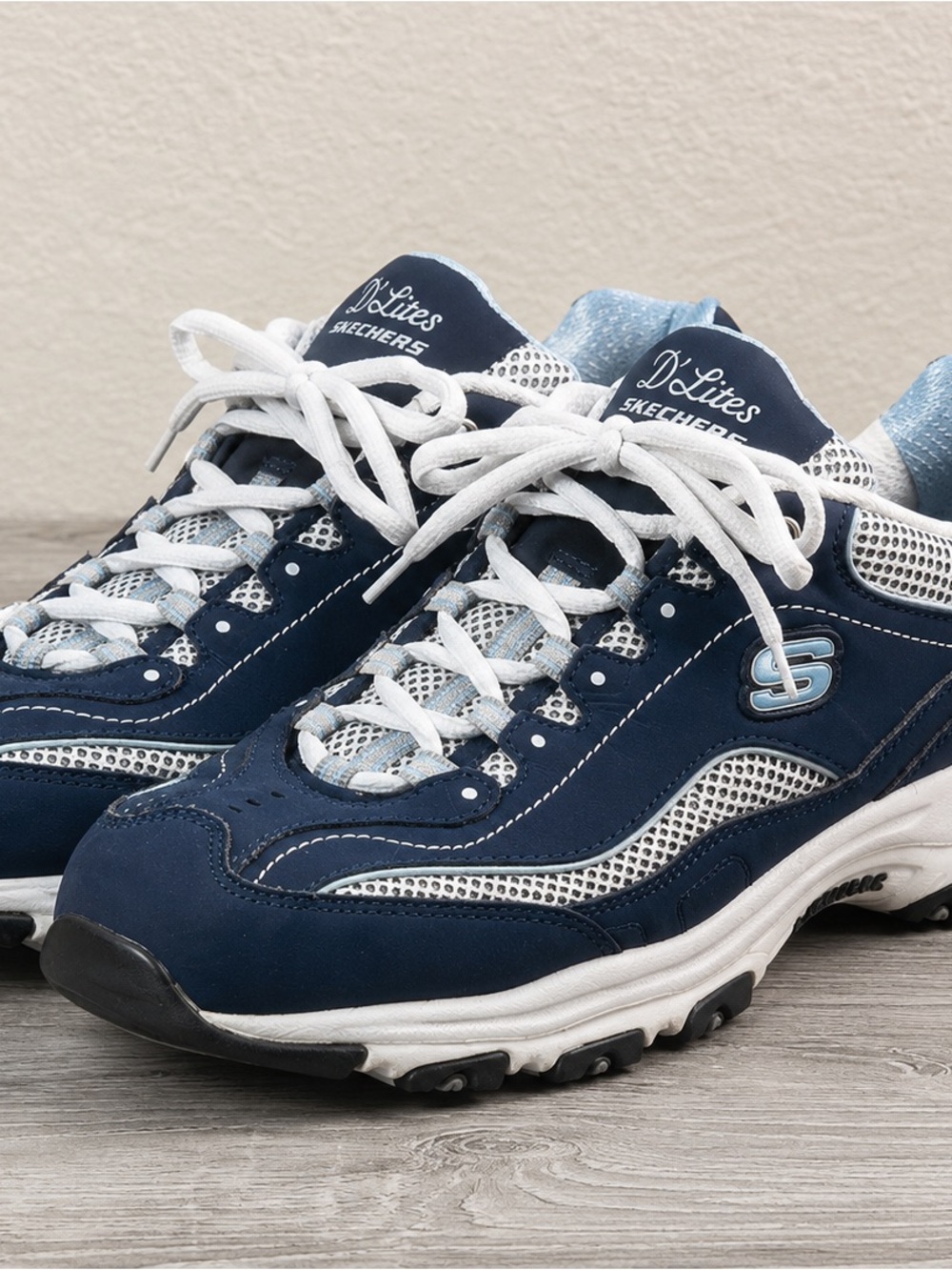 Skechers D'Lites Navy and White Chunky Trainers